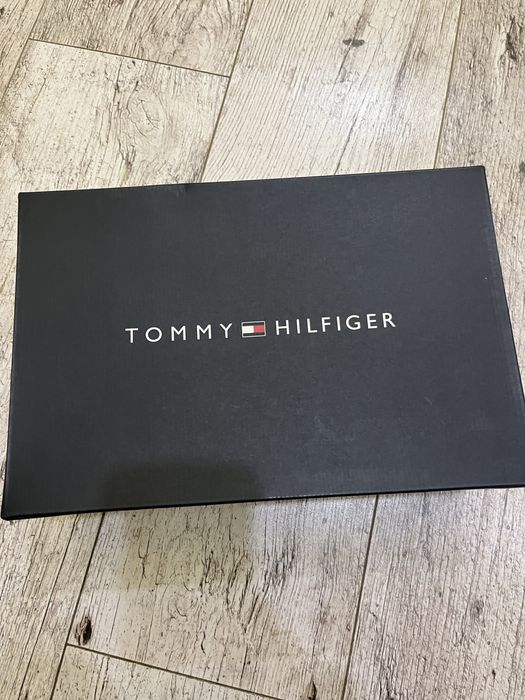 ОРИГИНАЛНИ! Дамски  кецове Tommy Hifiger