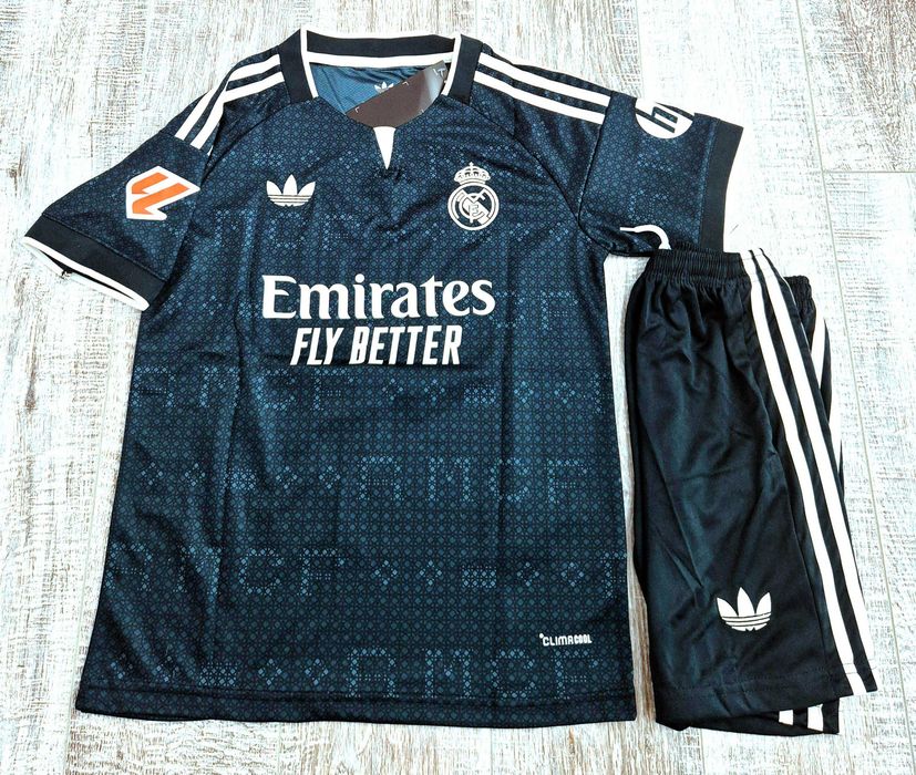 НОВО 26/27! Футболни екипи BARCELONA, Real Madrid, MAN UNITED, CHELSEA, Ливърпул PSG Arsenal с ИМЕ и НОМЕР по избор!