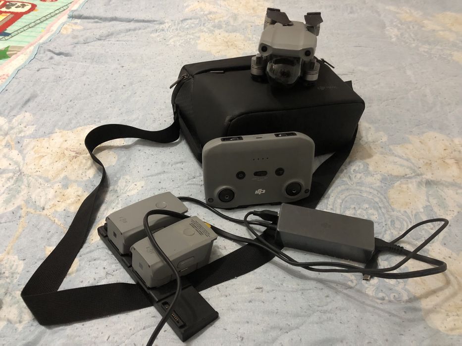 Продам Дрон DJI Mavic Air 2 Fly More Combo серый.