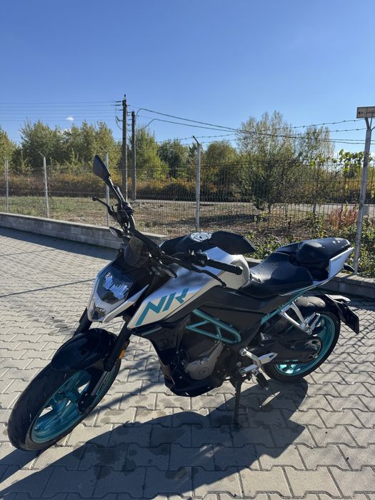 CF MOTO 300 NK.