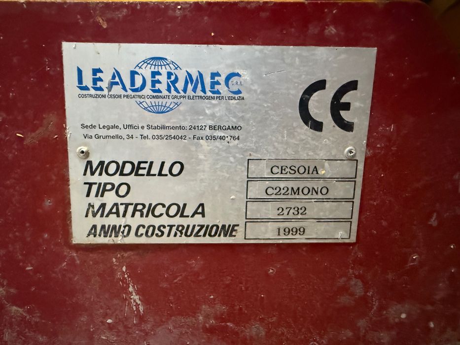 Masina de taiat / fasonat fier beton - Leadermec - Italia 20 mm