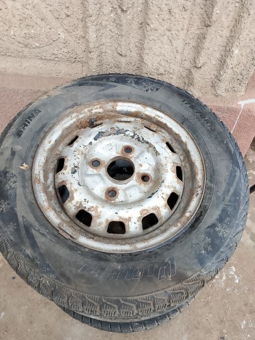 Продам резину с диском