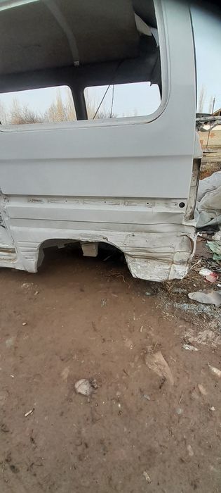 Damas Rama  2021 orqa kapoti xam bor