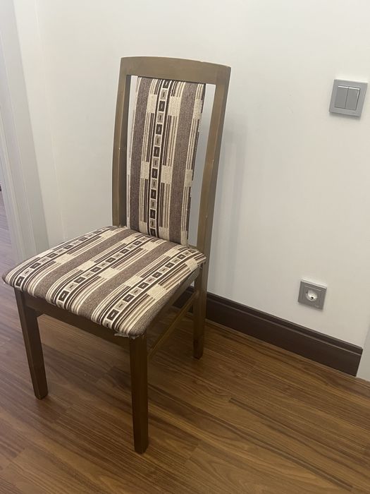 Продам 4 стула, по 3500