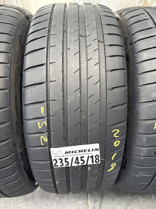 235/45/18 Michelin