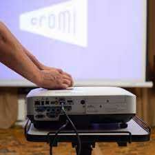 Проектор Epson со склада доставка по всему городу бесплатно установка