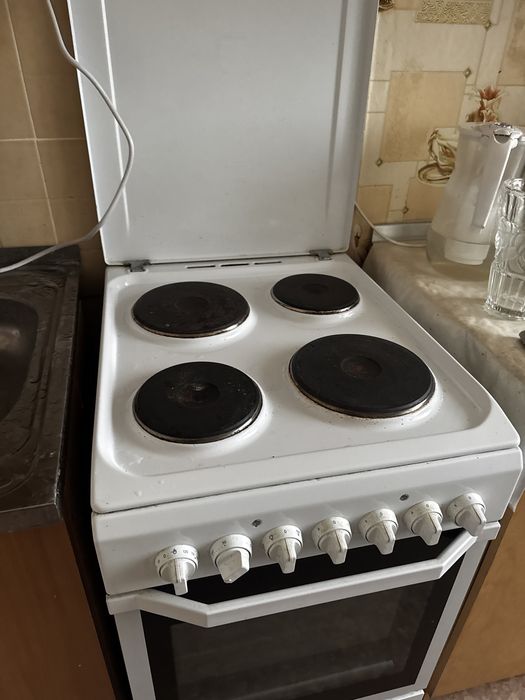 Продам электро плиту