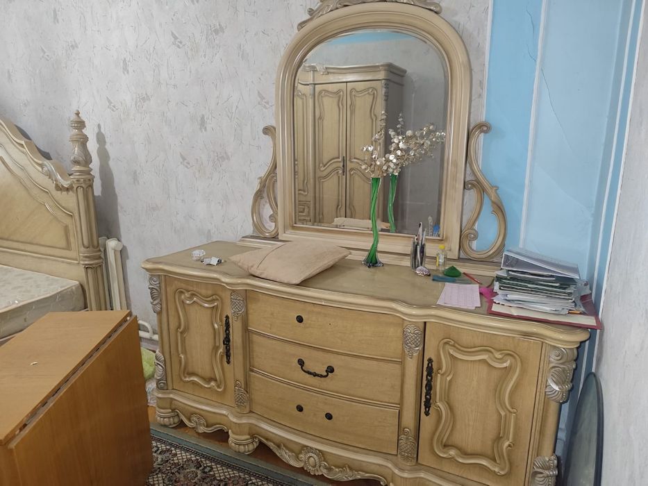 Спальный гарнитур