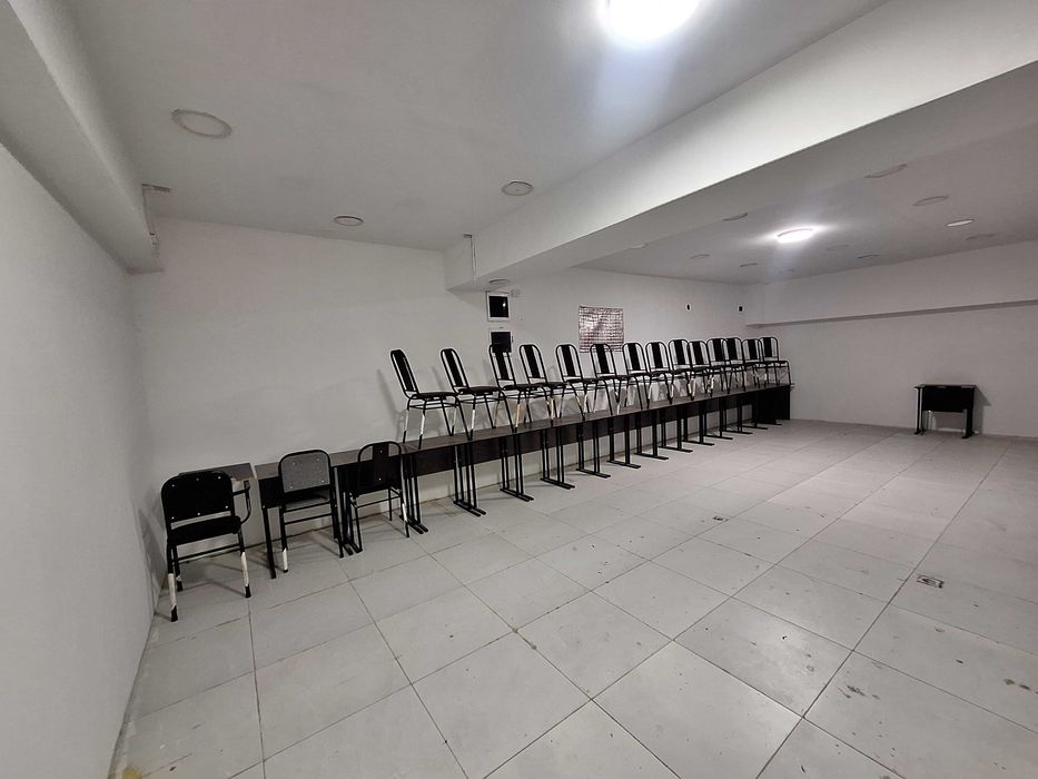 Parta - 285,000 ( 2 kishilik) ( yangi)
Stul- 120,000 (yangi)