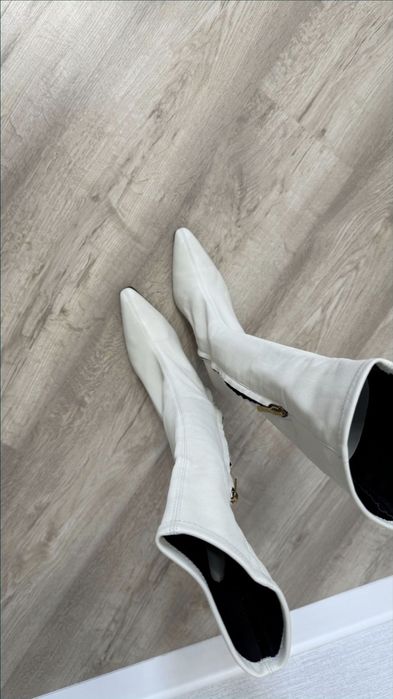 Белые ботфорты, длинные белые сапоги от Massimo dutti