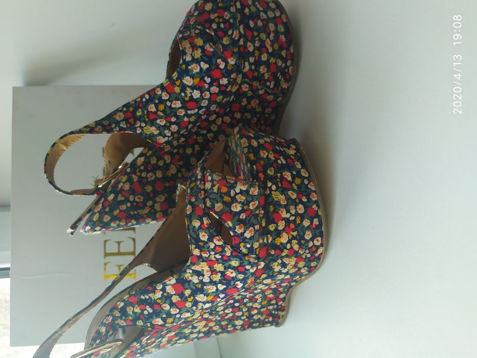 Продам женскую обувь