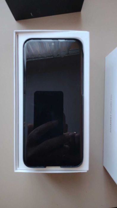 Продавам HUAWEI Pura 80 Pro + зарядно 100 вата
