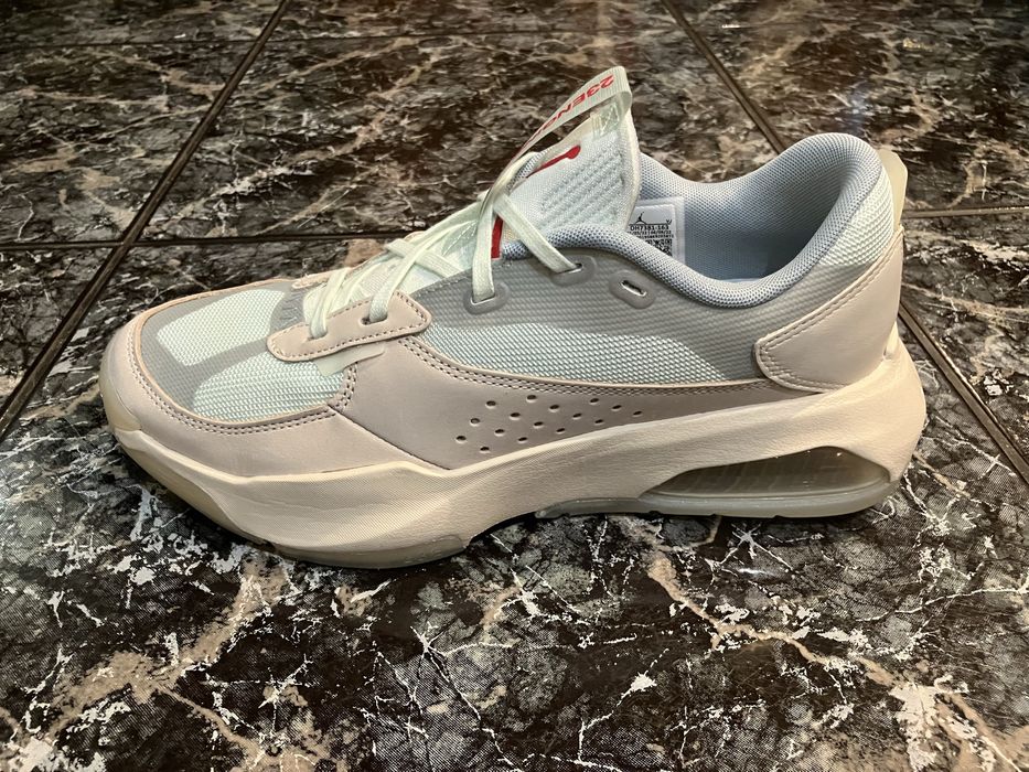 NIKE Jordan air 200E