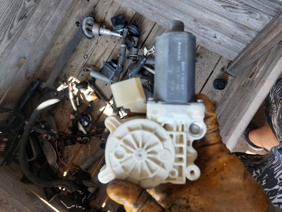 Машинка Ел стъкло Бмв е60 520д 177кс е61 bmw e60 e61 520d n47