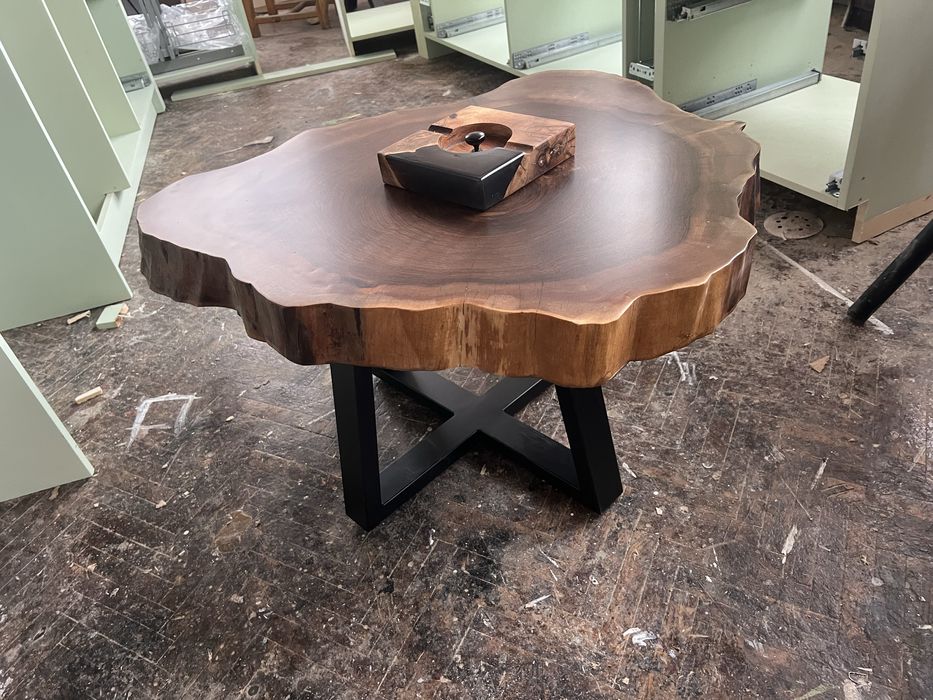 Уникална  холна маса от орех