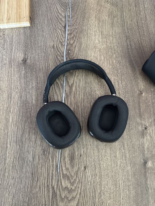 Airpods max черного цвета