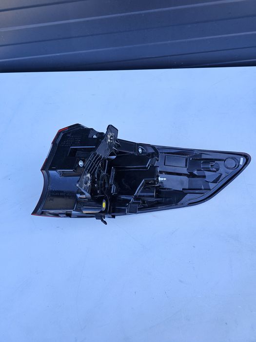 Stop stanga Toyota Corolla E21 E210 combi Touring Sports