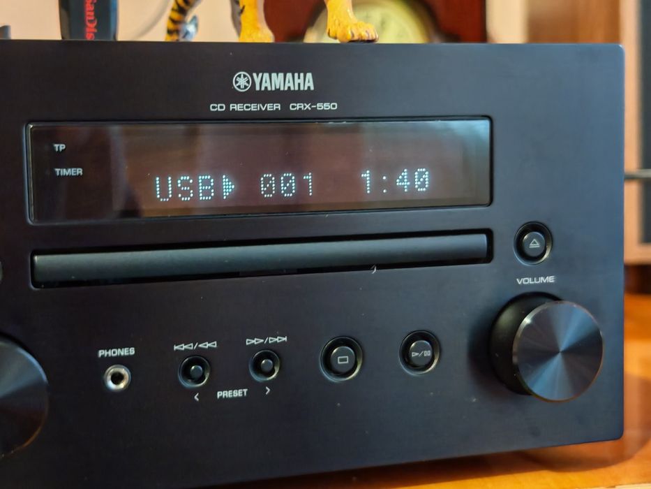 Yamaha CRX-550. Receiver cu cd, usb, radio RDS. Ca nou. Preț fix !