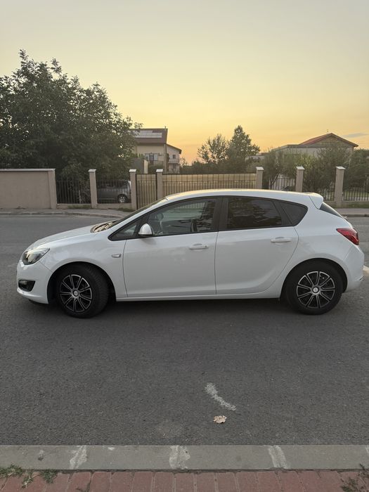 OPEL Astra 2013 — imagine 2
