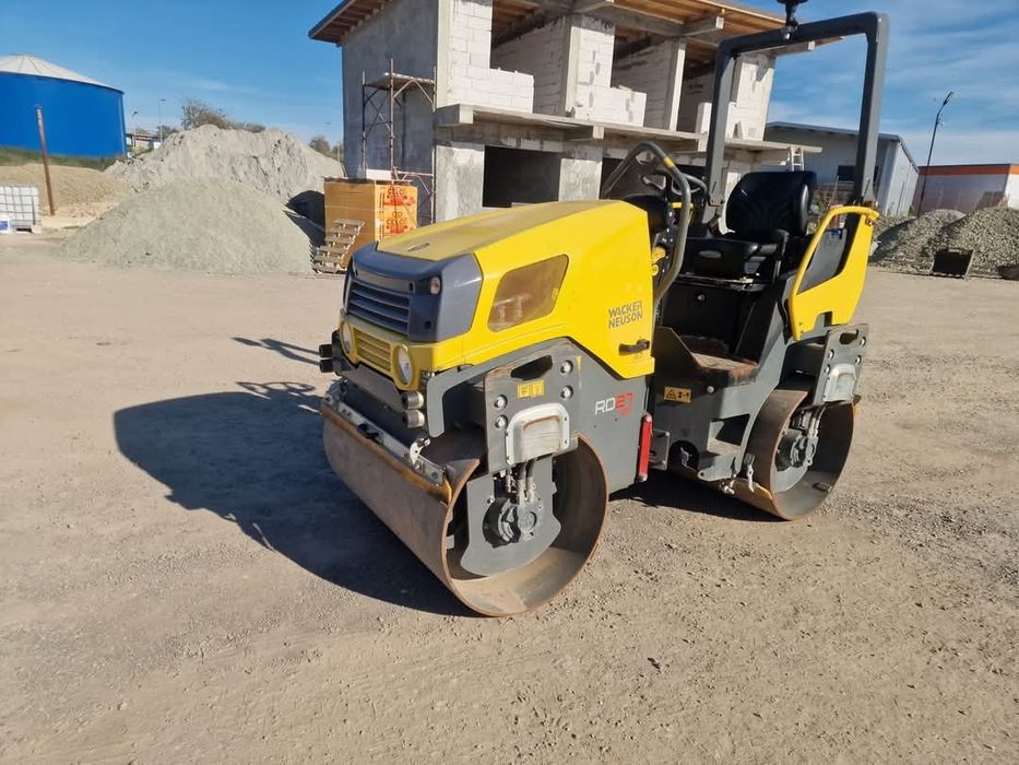 Miniexcavator miniincarcator cilindru compactor picon bobcat buldoexca