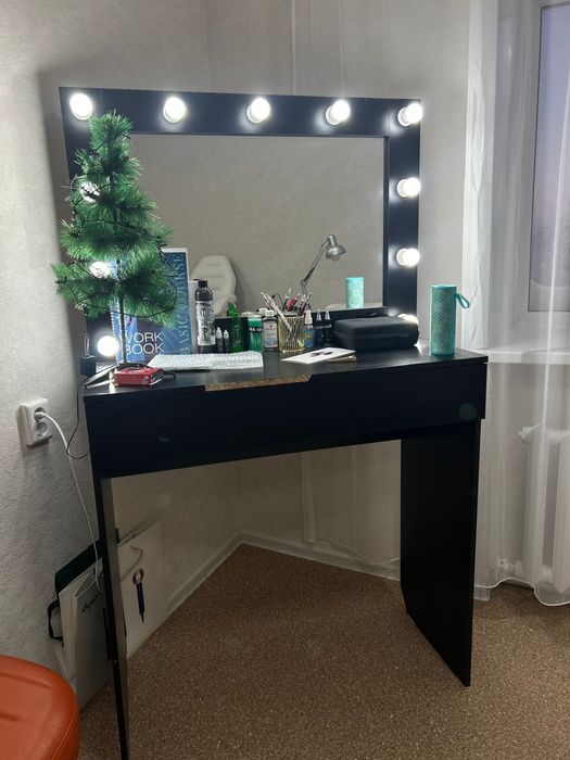 Продам кушетку  и зеркало