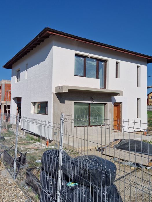 Garduri / Trotuare / Betoane/ Termosistem / Constructii