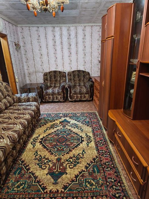 Продам 1 ком квартиру центр .район.  Достык Мол.