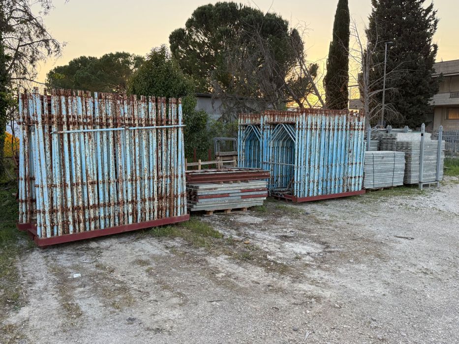 Schelă metalica de inchiriat  - Itaia