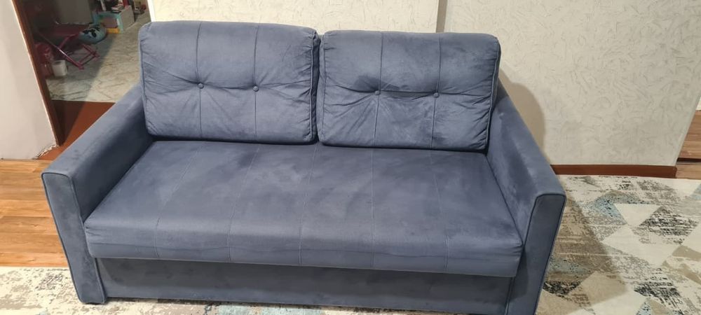 Диван вместе с креслом