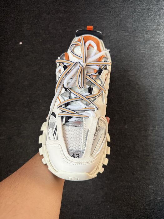 Balenciaga track led