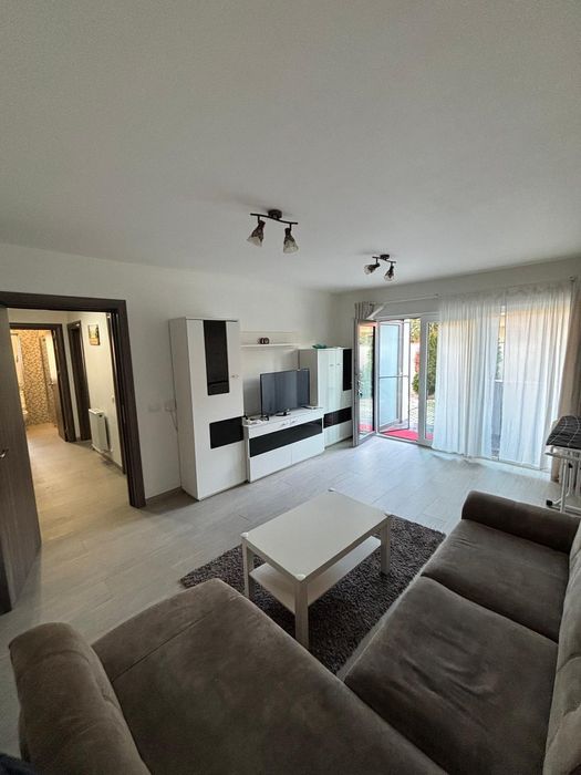 Închiriez apartament 2 camere!