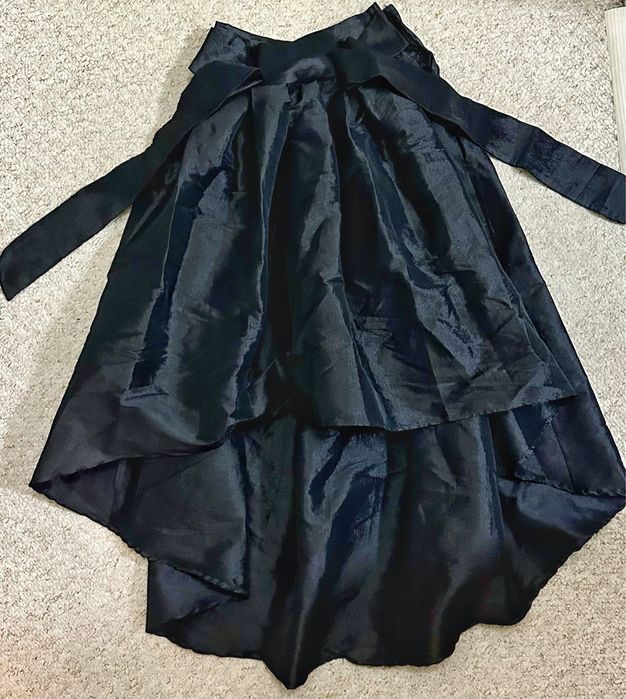 Fusta neagra ocazie, ca noua.