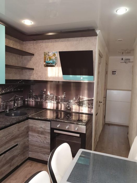 Продам 2х ком квартиру район в парковой зоне 32400