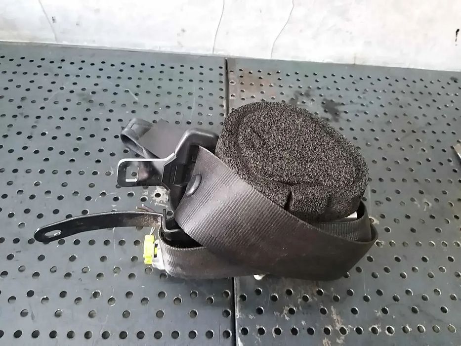 Centura siguranta dreapta ford fiesta 6 cb1 ccn 8v51b61295ck