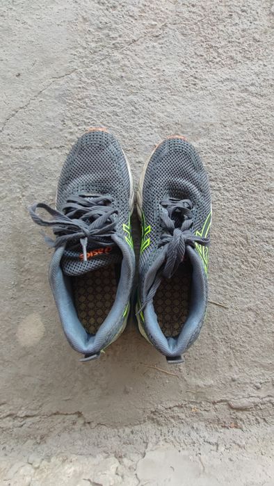 Продам кроссовки асикс