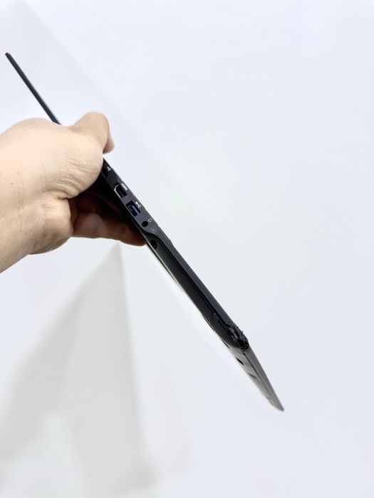 ULTRABOOK Fujitsu i3 8-avlod