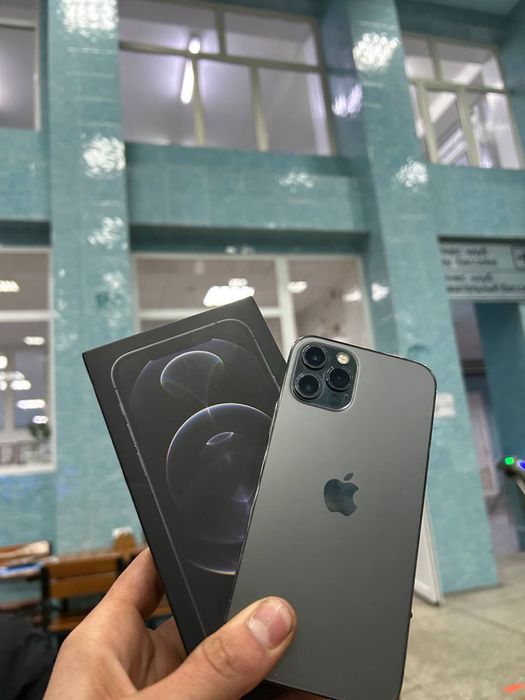 Продам айфон 12 про 256 гб