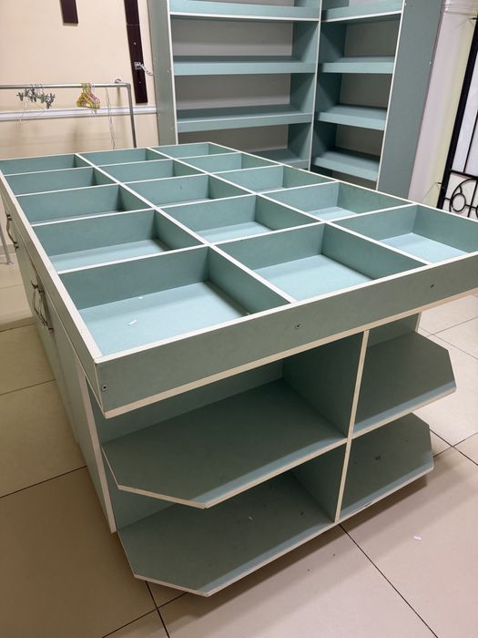 Продается шкаф напольный