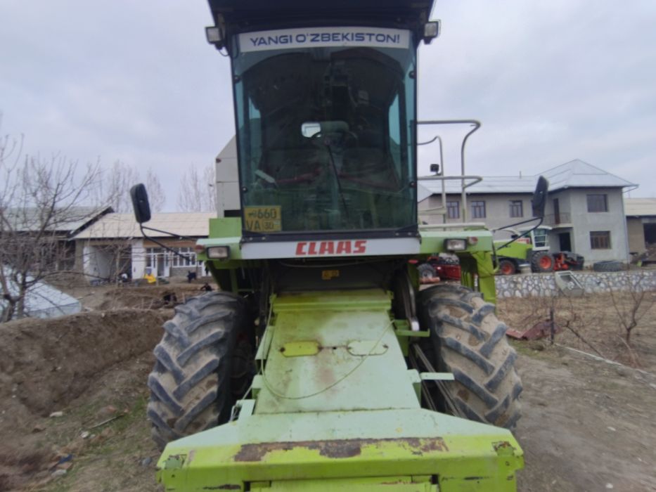 Claas Dominator 130