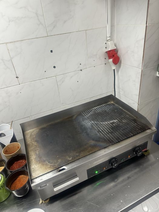 Продам Грильницу Roal EG-822 (серый металл)