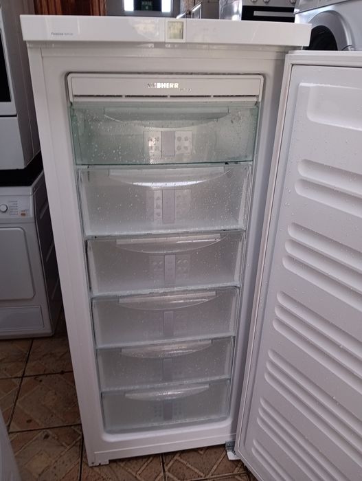 Последен модел голям фризер Liebherr с 2 год. Гаранция Made in Germany