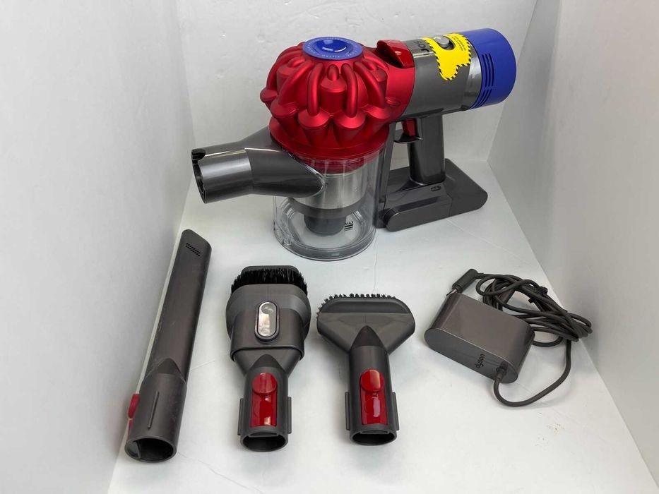 Ручной пылесос Dyson V8 для автомобиля и лодки