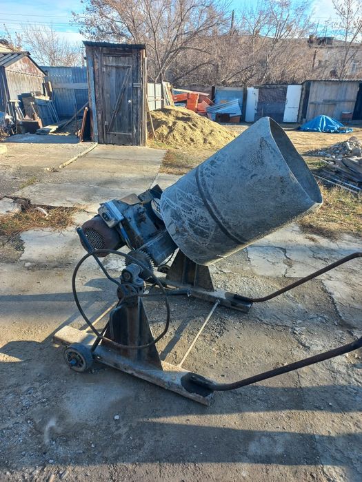 Продам бетономешалку.