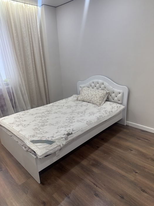 Кровать с матрасом 120*200см