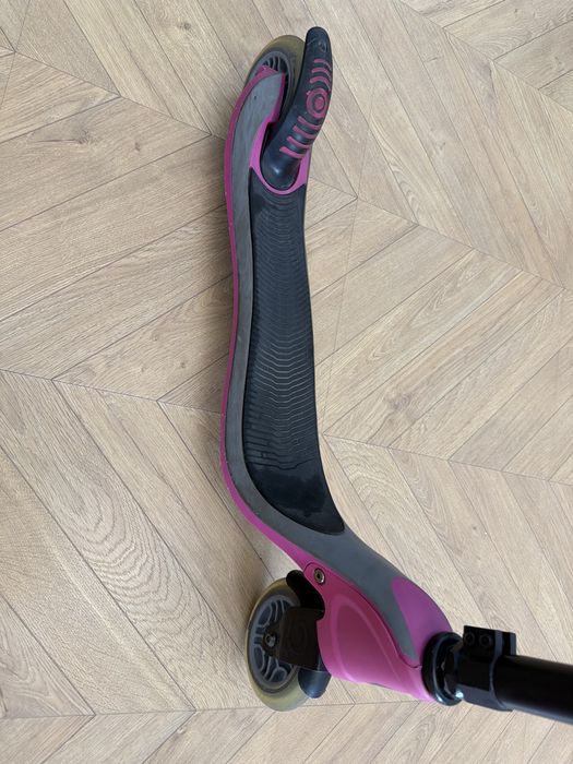 Двухколесный самокат Globber Flow