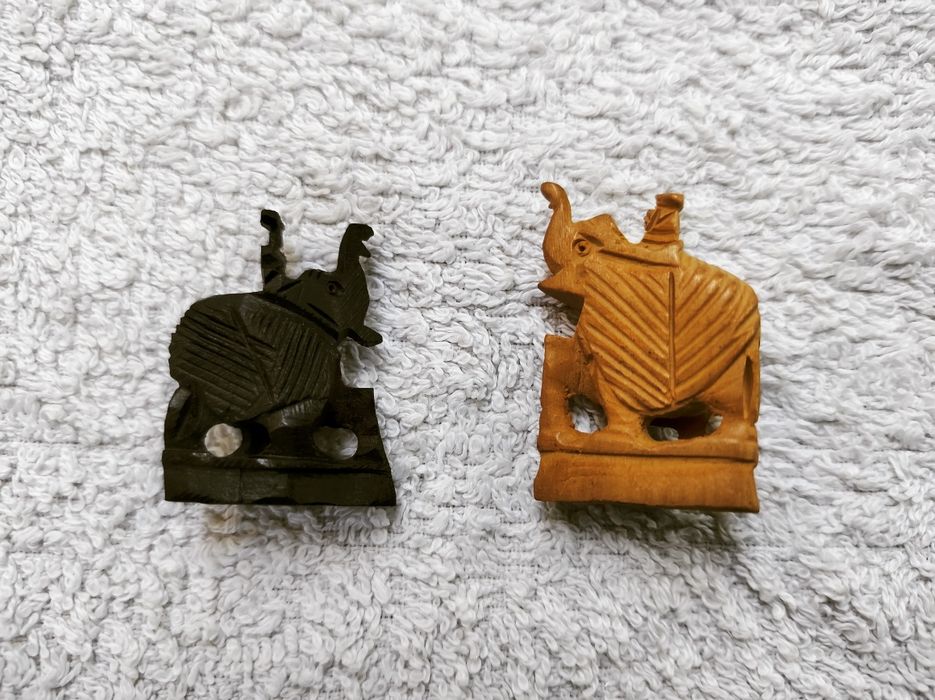 Занаятчийски, индийски шахматни фигури от абанос, ръчна изработка