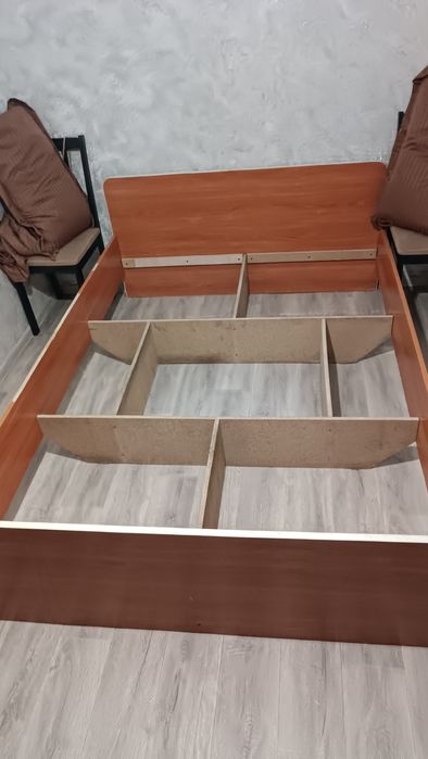Продам Кровать 140*200 с матрасом