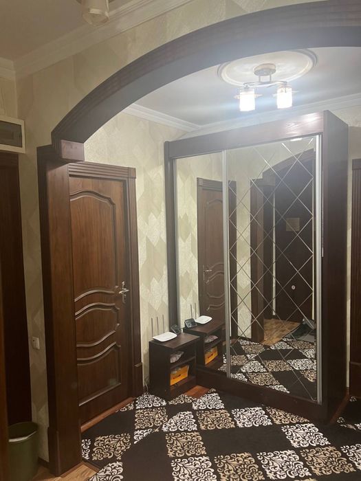 Uy sotiladi, Tansiqboyev 3 4xonali 4etaj 5etajli dom