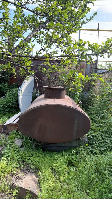 Продам бочку в среднем состоянии