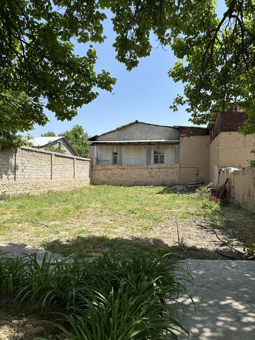 Uy sotiladi srochno  6 sotix